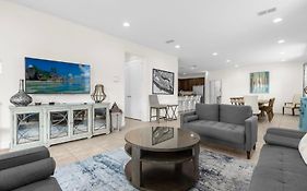Your Dream Vacation Awaits Family 10-Bd Villa